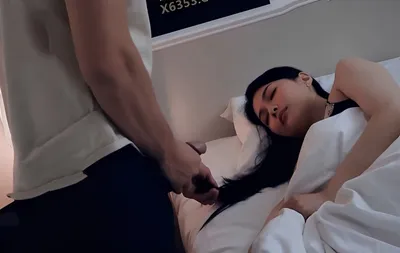 Con trai ông chồng móc lồn cạnh mẹ kế đang ngủ và bị phát hiện